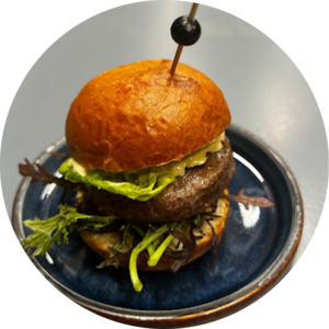 Hamburger 100% beef on a small plate
